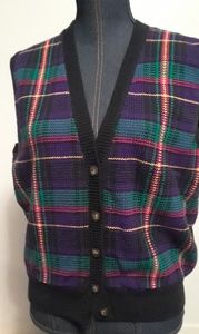 *Lizsport women's vintage sweater vest.